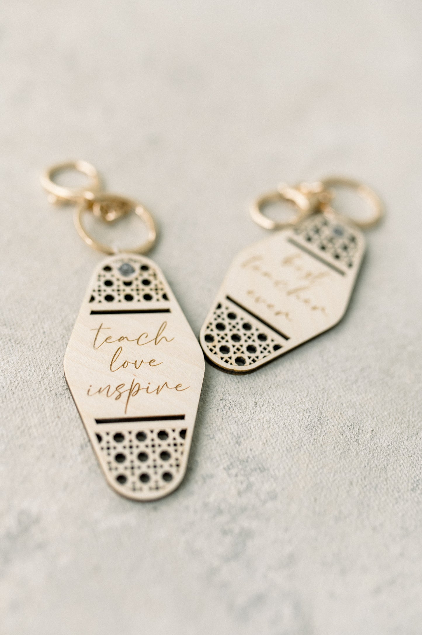 Customizable Rattan Vintage Style Hotel Keychains