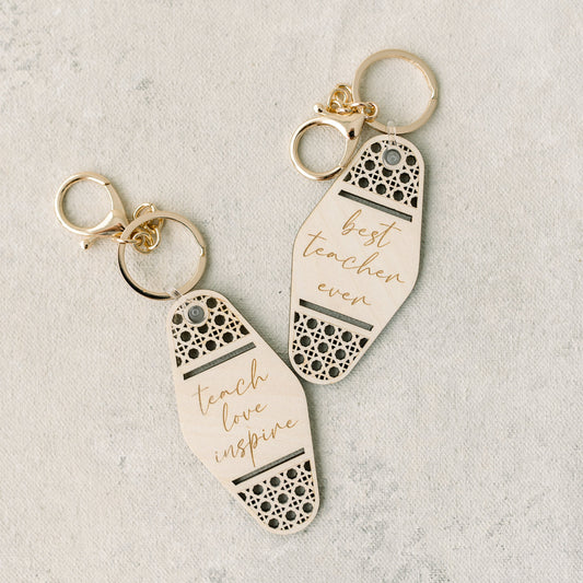 Customizable Rattan Vintage Style Hotel Keychains